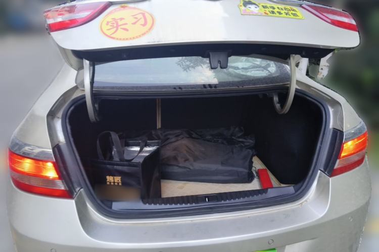 Used Buick GT 2013 GT 1.6L Automatic Fashion Edition Trunk