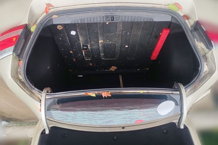 Used Buick GT 2013 GT 1.6L Automatic Fashion Edition Trunk