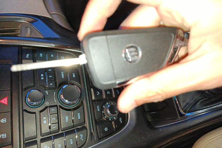 Used Buick GT 2013 GT 1.6L Manual Comfort Edition Vehicle Key