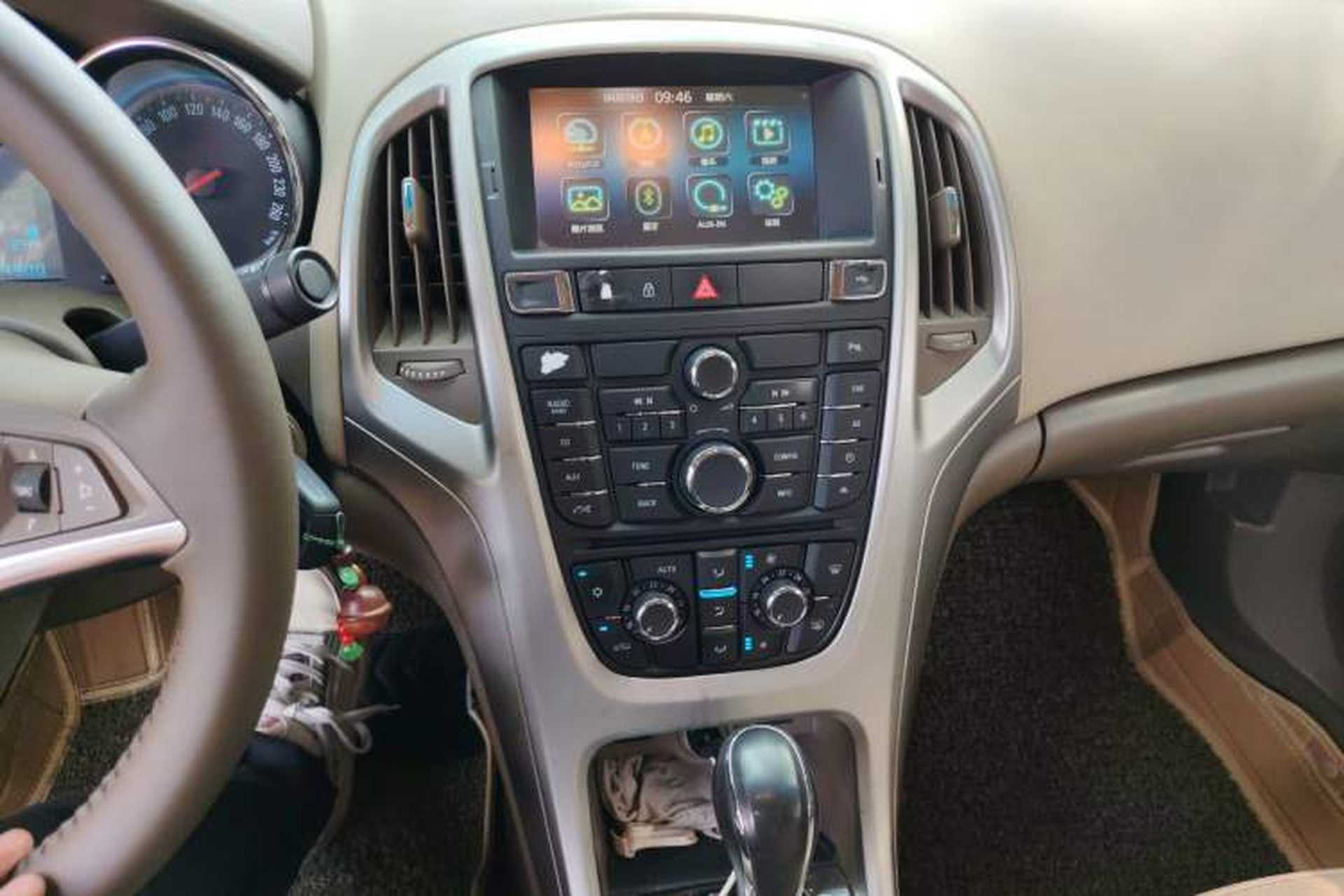 Used Buick GT 2013 GT 1.6L Automatic Fashion Edition Audio And AC Panel