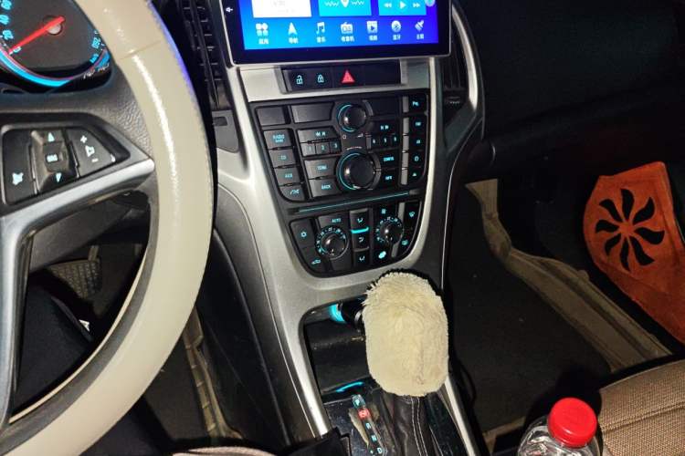 Used Buick GT 2013 XT 1.6L Automatic Fashion Edition Audio And AC Panel