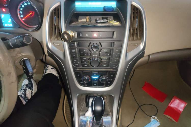 Used Buick GT 2013 GT 1.6L Automatic Comfort Edition Audio And AC Panel