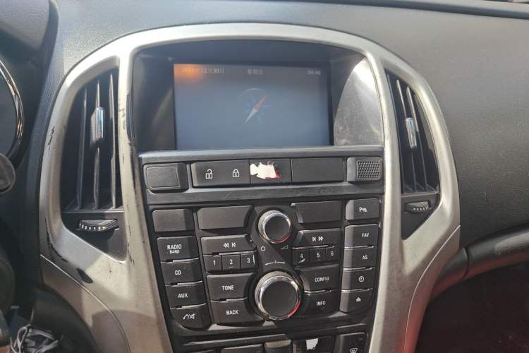 Used Buick GT 2013 XT 1.6L Automatic Fashion Edition Audio And AC Panel