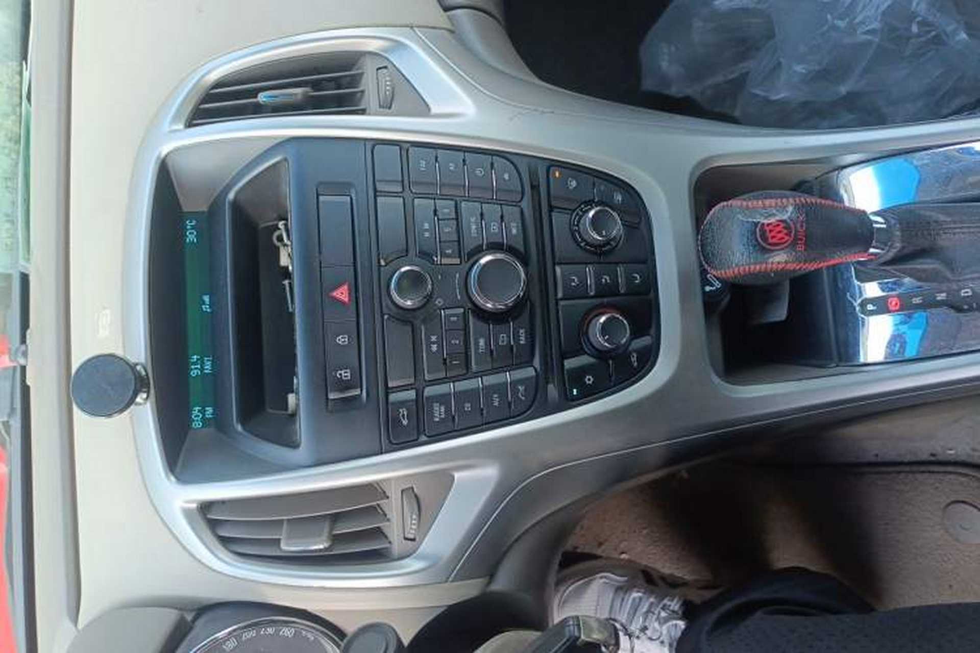 Used Buick GT 2013 GT 1.6L Automatic Comfort Edition Audio And AC Panel