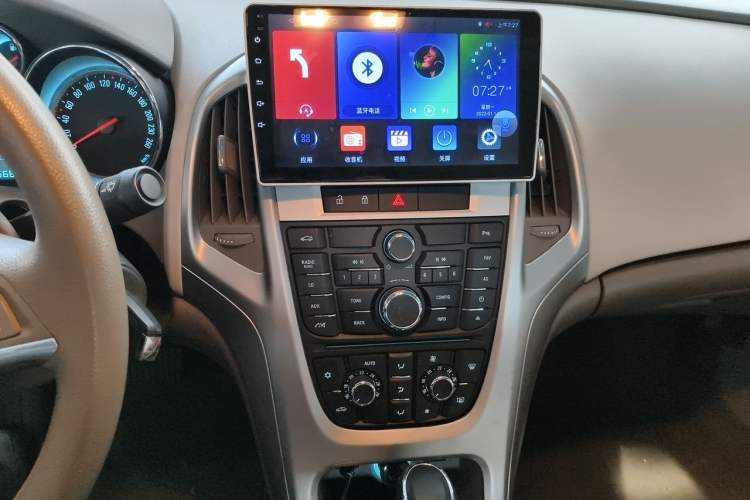 Used Buick GT 2013 GT 1.6L Automatic Fashion Edition Audio And AC Panel