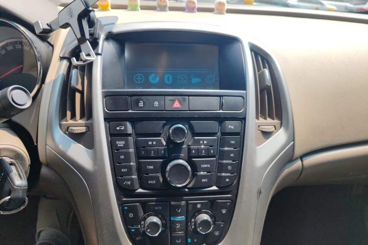 Used Buick GT 2013 GT 1.6L Automatic Fashion Edition Audio And AC Panel