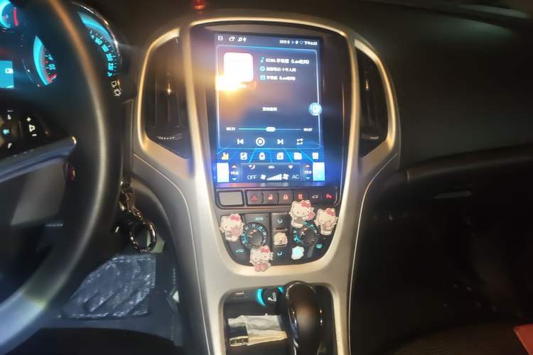 Used Buick GT 2013 XT 1.6L Automatic Fashion Edition Audio And AC Panel