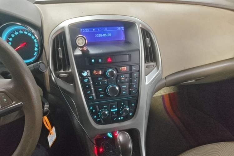 Used Buick GT 2013 GT 1.6L Automatic Fashion Edition Audio And AC Panel