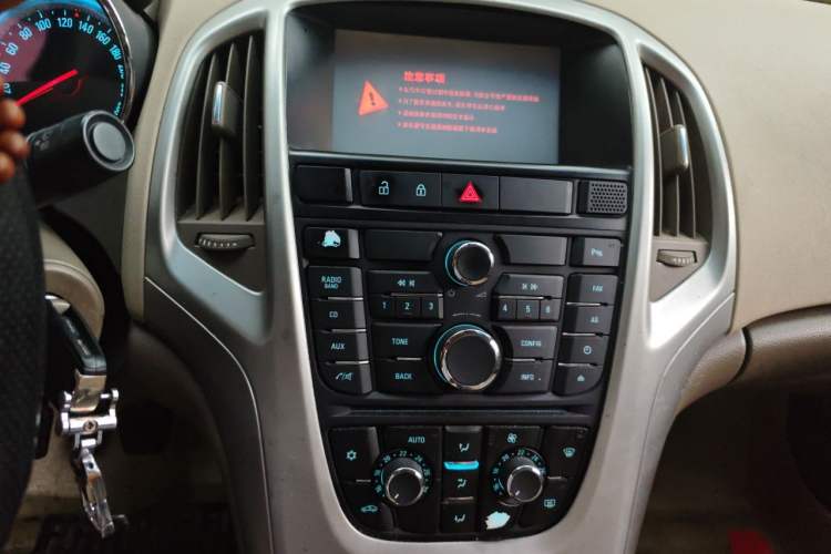 Used Buick GT 2013 GT 1.6L Manual Entry-Level Model Audio And AC Panel