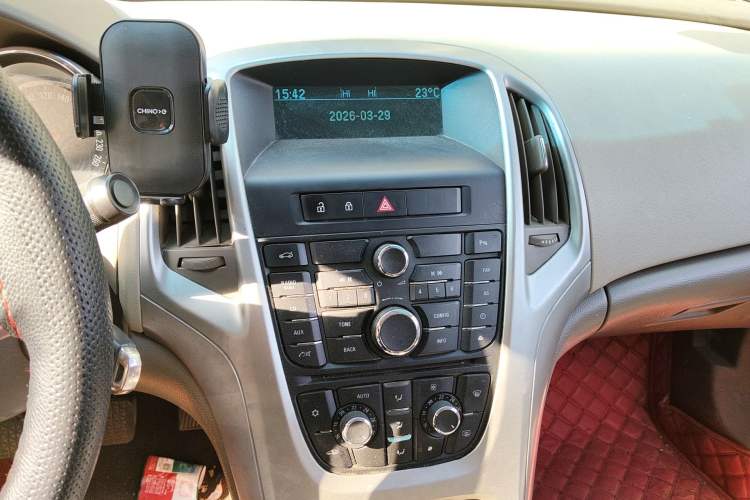 Used Buick GT 2013 GT 1.6L Manual Entry-Level Model Audio And AC Panel