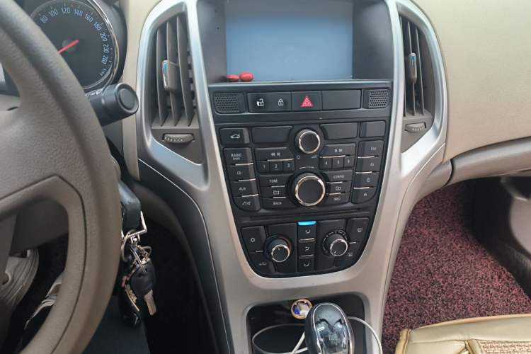Used Buick GT 2013 GT 1.6L Automatic Comfort Edition Audio And AC Panel