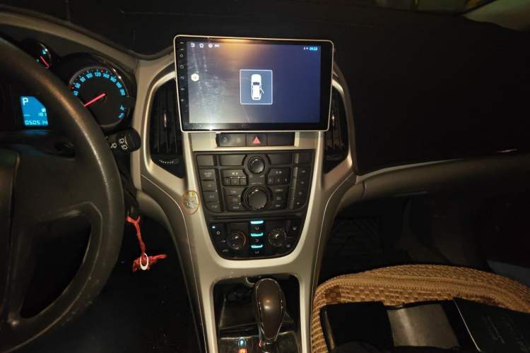 Used Buick GT 2013 XT 1.6L Automatic Comfort Edition Audio And AC Panel