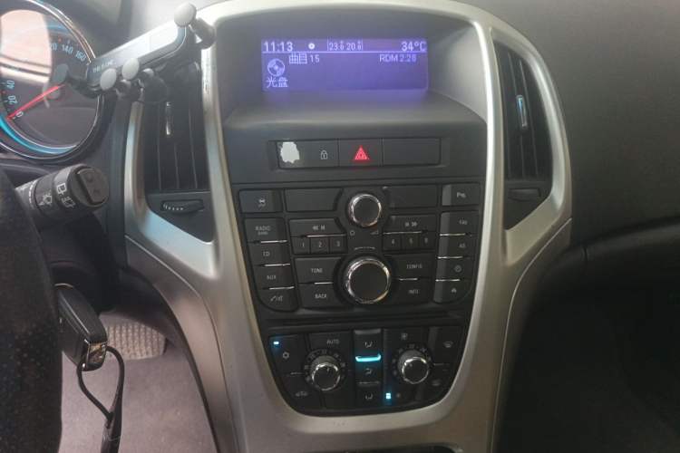 Used Buick GT 2013 XT 1.6T Automatic Fashion Sport Edition Audio And AC Panel