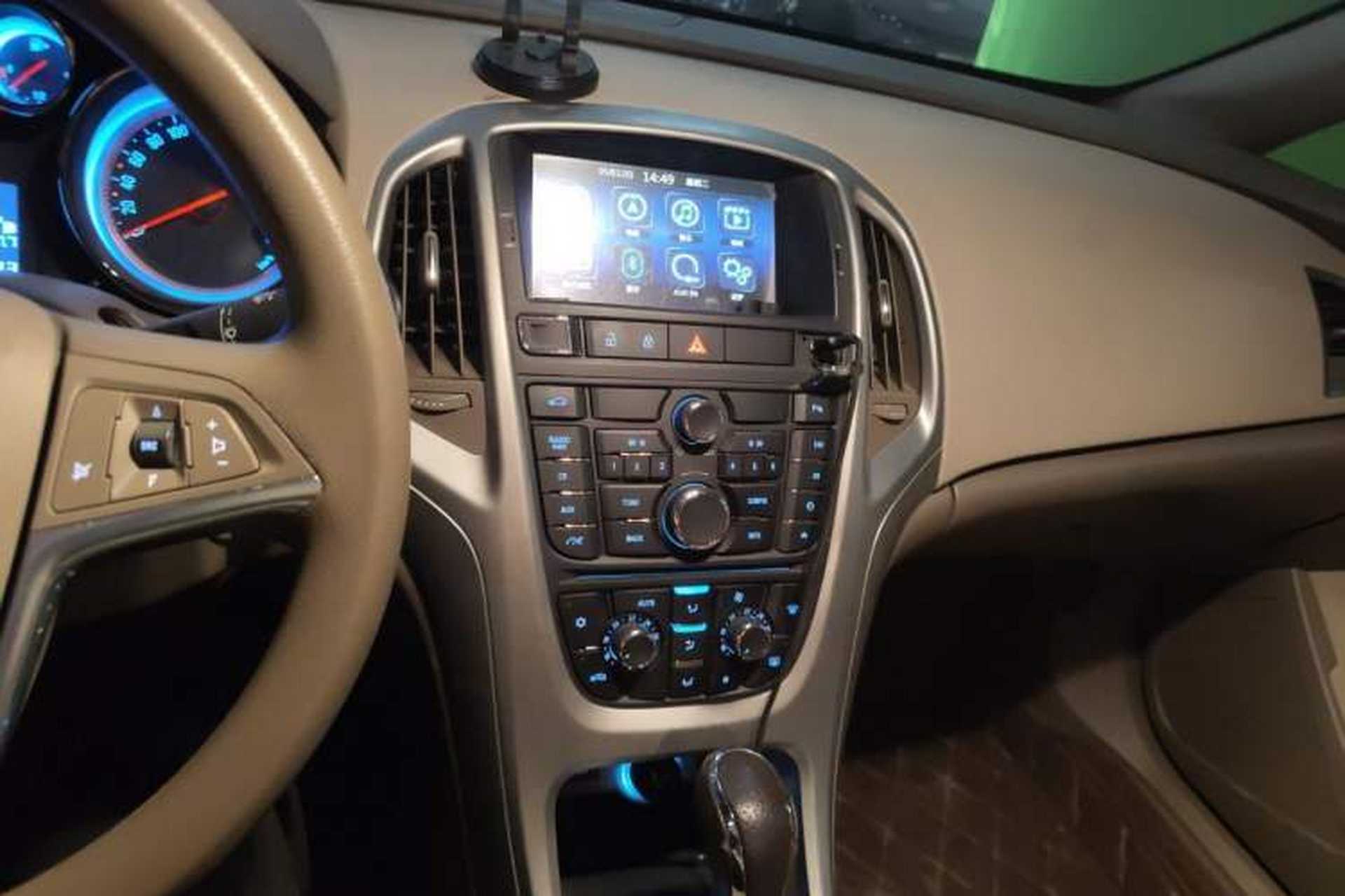 Used Buick GT 2013 GT 1.6L Automatic Fashion Edition Audio And AC Panel