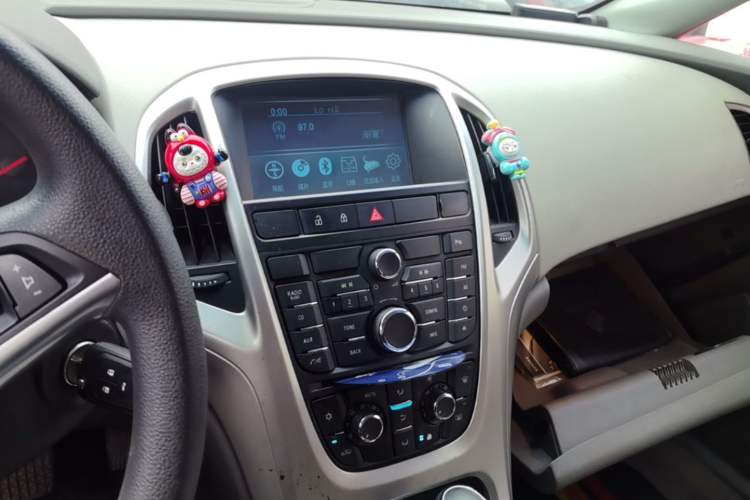 Used Buick GT 2013 XT 1.6L Automatic Fashion Edition Audio And AC Panel