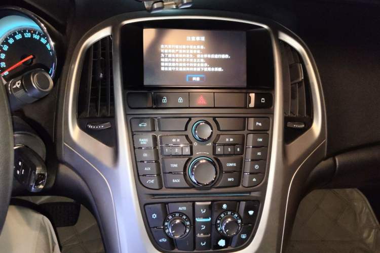 Used Buick GT 2013 GT 1.8L Automatic Fashion Edition Audio And AC Panel