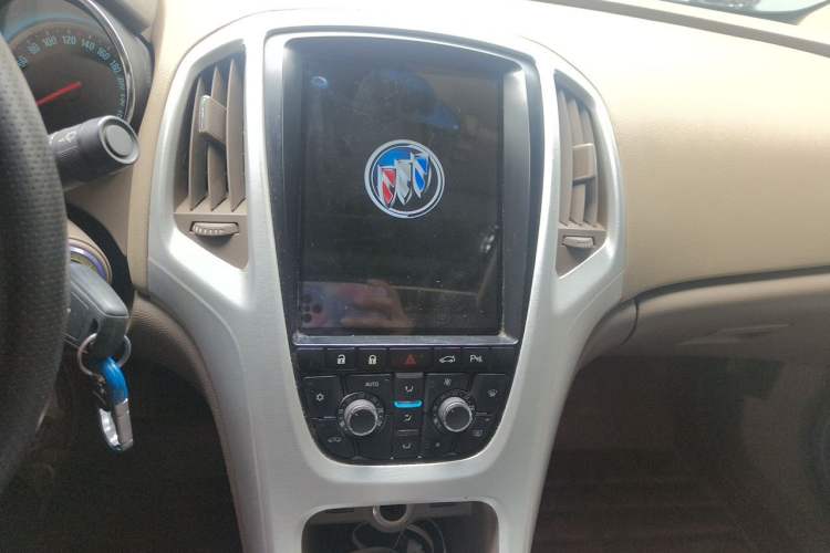Used Buick GT 2013 GT 1.6L Manual Entry-Level Model Audio And AC Panel