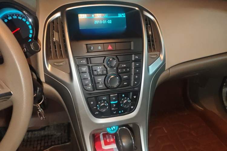 Used Buick GT 2013 GT 1.6L Automatic Fashion Edition Audio And AC Panel