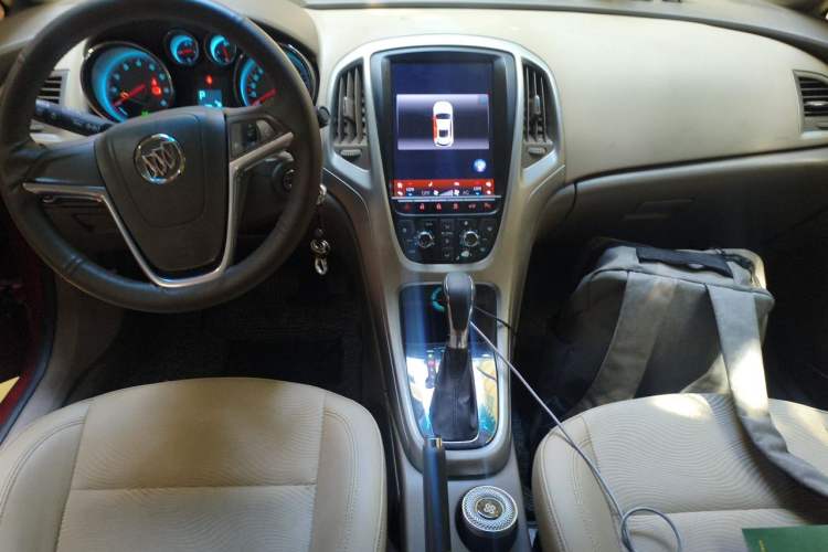 Used Buick GT 2013 GT 1.6L Automatic Fashion Edition Audio And AC Panel
