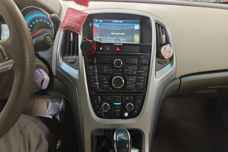 Used Buick GT 2013 GT 1.6L Automatic Fashion Edition Audio And AC Panel