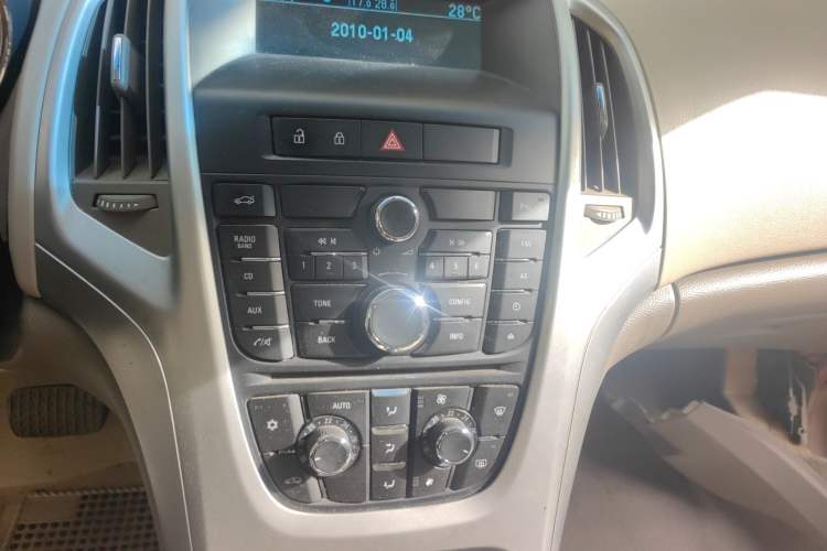 Used Buick GT 2013 GT 1.6L Automatic Fashion Edition Audio And AC Panel