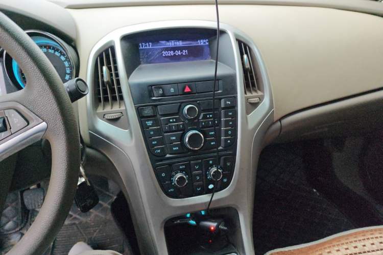 Used Buick GT 2013 GT 1.6L Manual Entry-Level Model Audio And AC Panel