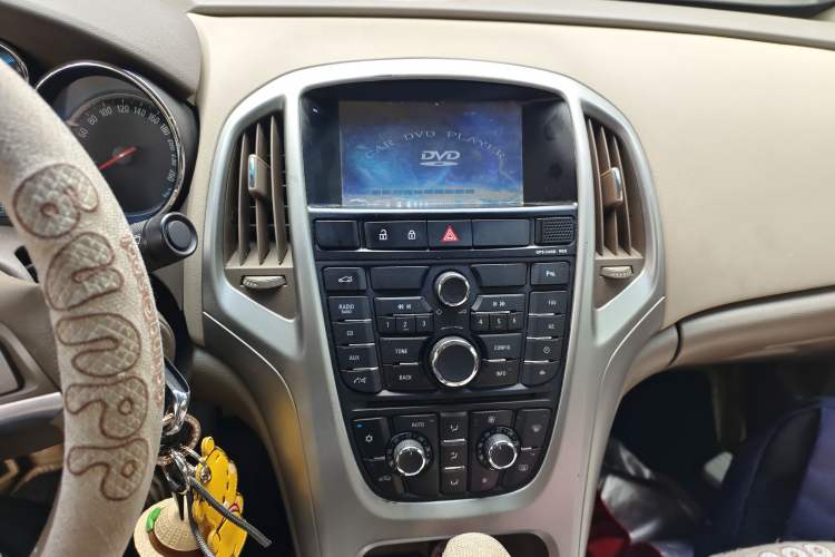 Used Buick GT 2013 GT 1.6L Automatic Fashion Edition Audio And AC Panel