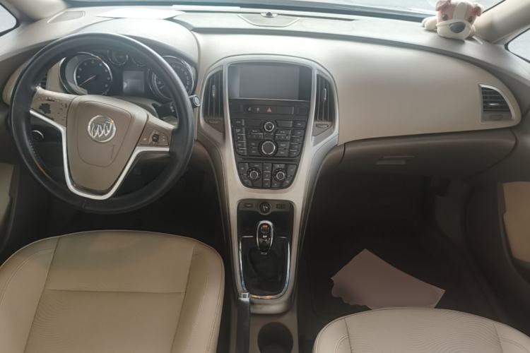 Used Buick GT 2013 GT 1.6L Manual Entry-Level Model Center Console