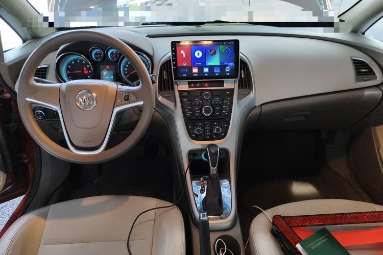 Used Buick GT 2013 GT 1.6L Automatic Fashion Edition Center Console