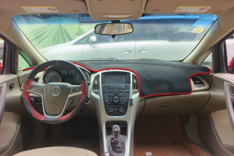 Used Buick GT 2013 GT 1.6L Manual Entry-Level Model Center Console
