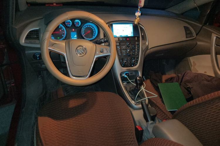 Used Buick GT 2013 GT 1.6L Manual Entry-Level Model Center Console