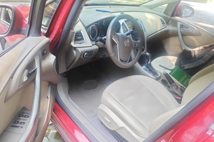 Used Buick GT 2013 GT 1.6L Automatic Fashion Edition Driver Seat