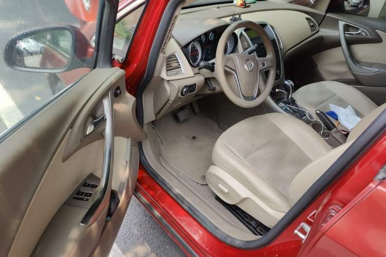 Used Buick GT 2013 GT 1.6L Automatic Fashion Edition Driver Seat
