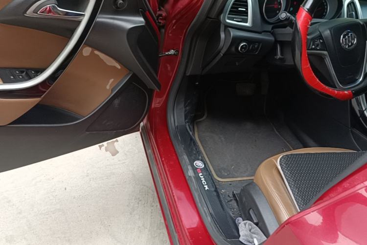Used Buick GT 2013 GT 1.8L Automatic Fashion Edition Driver Seat