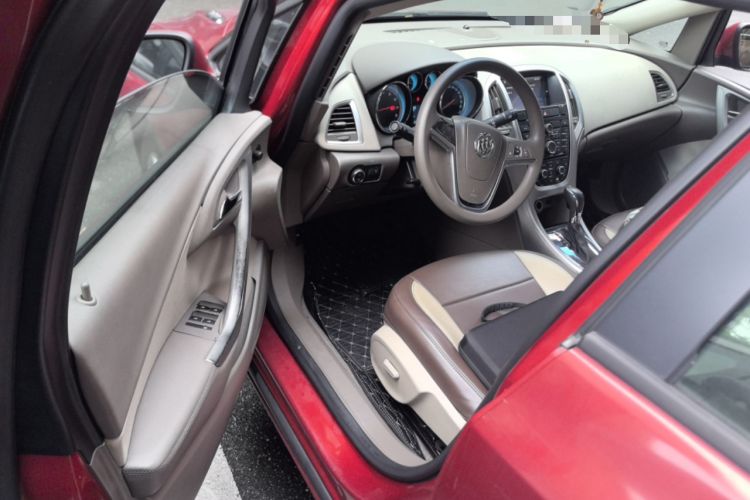 Used Buick GT 2013 GT 1.6L Automatic Fashion Edition Driver Seat