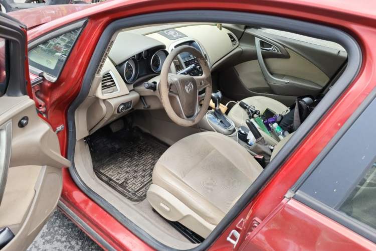 Used Buick GT 2013 GT 1.6L Automatic Fashion Edition Driver Seat