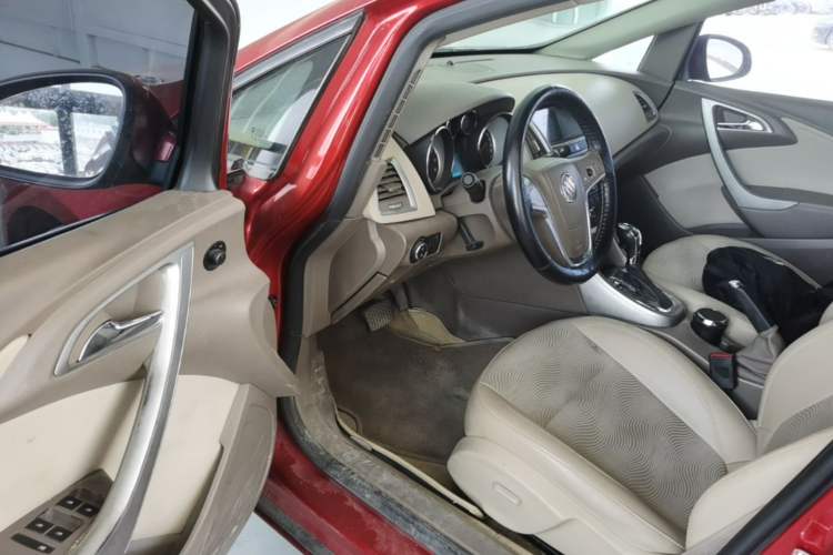 Used Buick GT 2013 GT 1.6L Automatic Fashion Edition Driver Seat