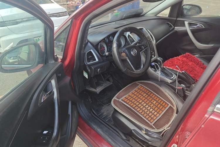 Used Buick GT 2013 XT 1.6L Automatic Fashion Edition Driver Seat