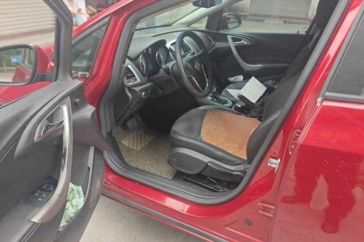 Used Buick GT 2013 XT 1.6L Automatic Fashion Edition Driver Seat