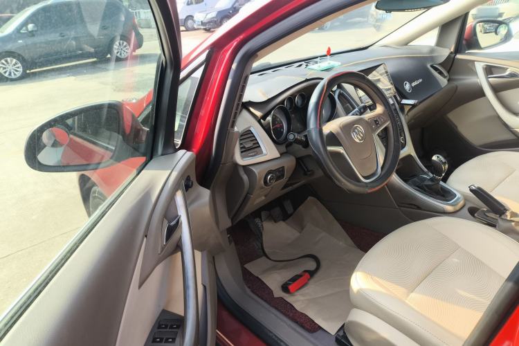 Used Buick GT 2013 GT 1.6L Manual Entry-Level Model Driver Seat