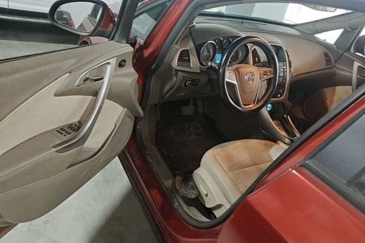 Used Buick GT 2013 GT 1.6L Automatic Fashion Edition Driver Seat
