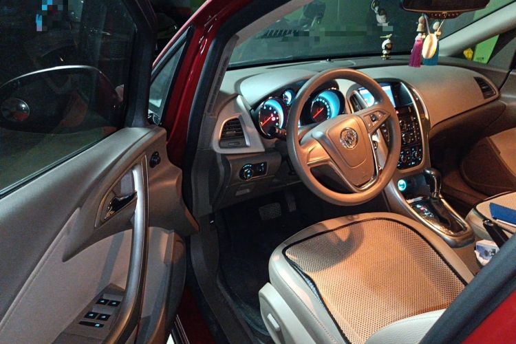 Used Buick GT 2013 GT 1.6L Automatic Fashion Edition Driver Seat