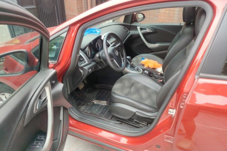 Used Buick GT 2013 XT 1.6L Automatic Fashion Edition Driver Seat