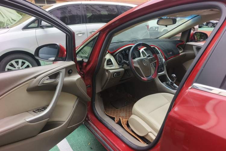 Used Buick GT 2013 GT 1.6L Manual Entry-Level Model Driver Seat
