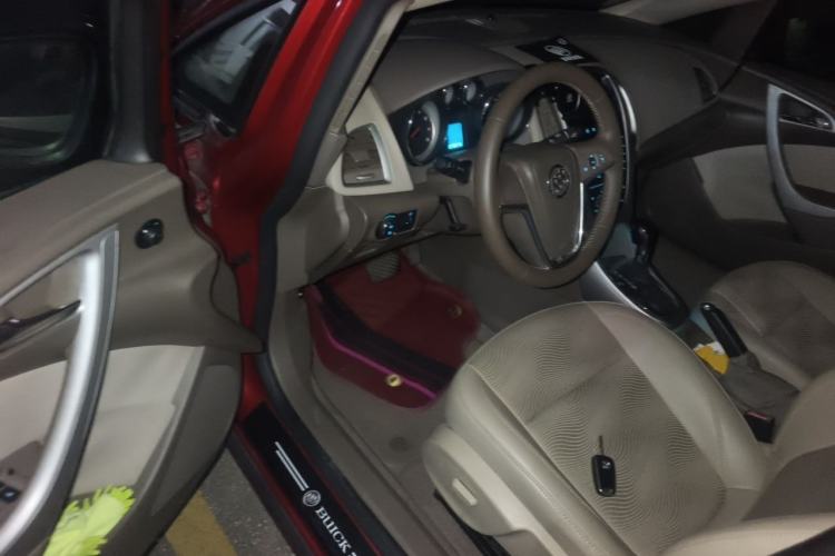 Used Buick GT 2013 GT 1.6L Automatic Fashion Edition Driver Seat
