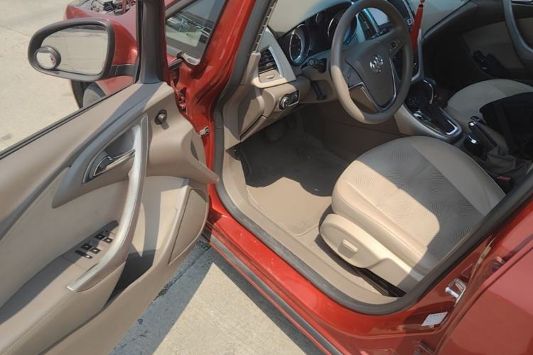 Used Buick GT 2013 GT 1.6L Automatic Fashion Edition Driver Seat