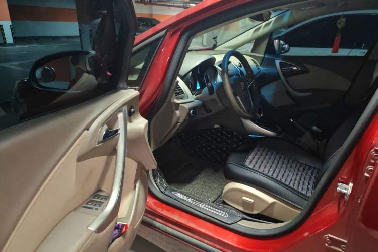 Used Buick GT 2013 GT 1.6L Automatic Fashion Edition Driver Seat