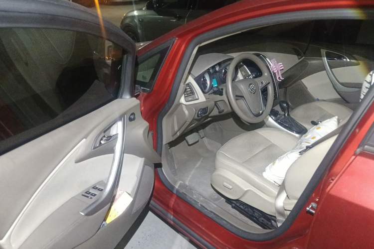 Used Buick GT 2013 GT 1.6L Automatic Fashion Edition Driver Seat