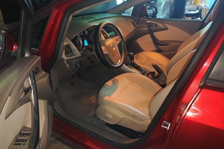 Used Buick GT 2013 GT 1.6L Automatic Fashion Edition Driver Seat