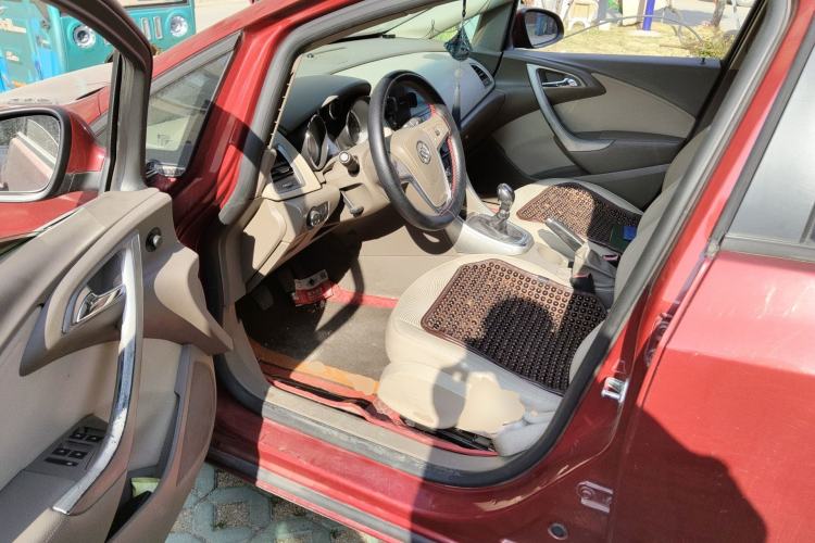 Used Buick GT 2013 GT 1.6L Manual Entry-Level Model Driver Seat